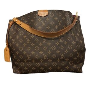 Graceful Leather Handbag